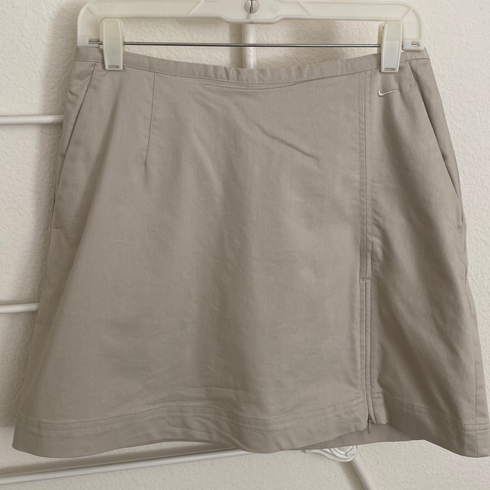 Nike Golf DRY-FIT Skort Beige SZ 6 NWOT